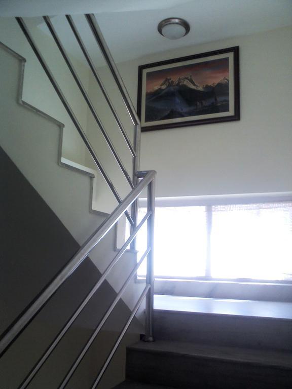 Hotel Yambu 3*